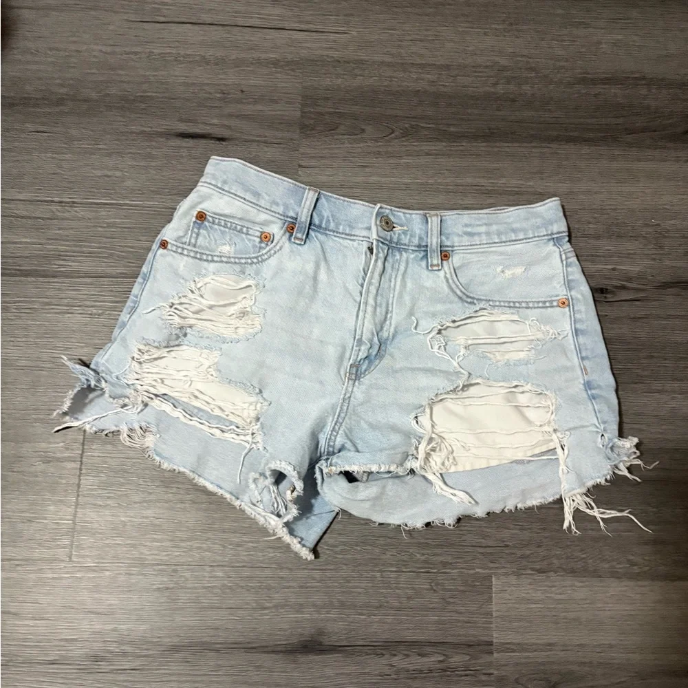 American Eagle Outfitters Light Blue Ripped Jean Shorts - Picture 1 of 3